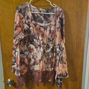 Floral Lace Hem Women's Top Size 1x : A